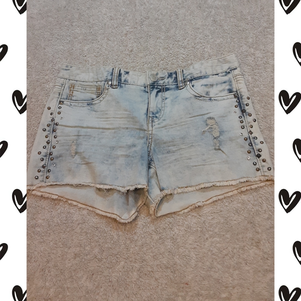 Trendy Acid-Wash Shorts w/ Rivets and Sparkles 7/8